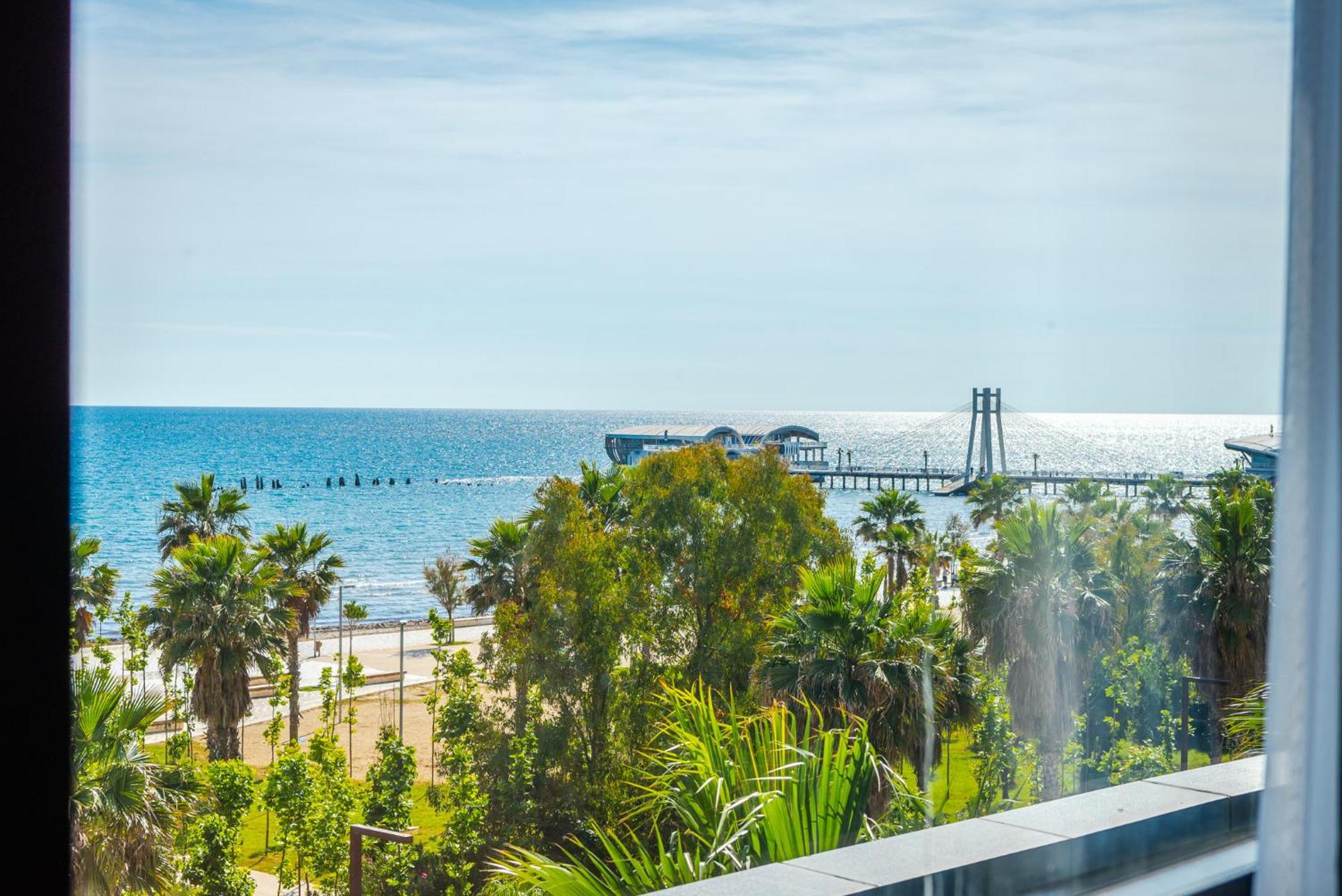 Marina Luxury Suites By Ps Durrës Exteriör bild