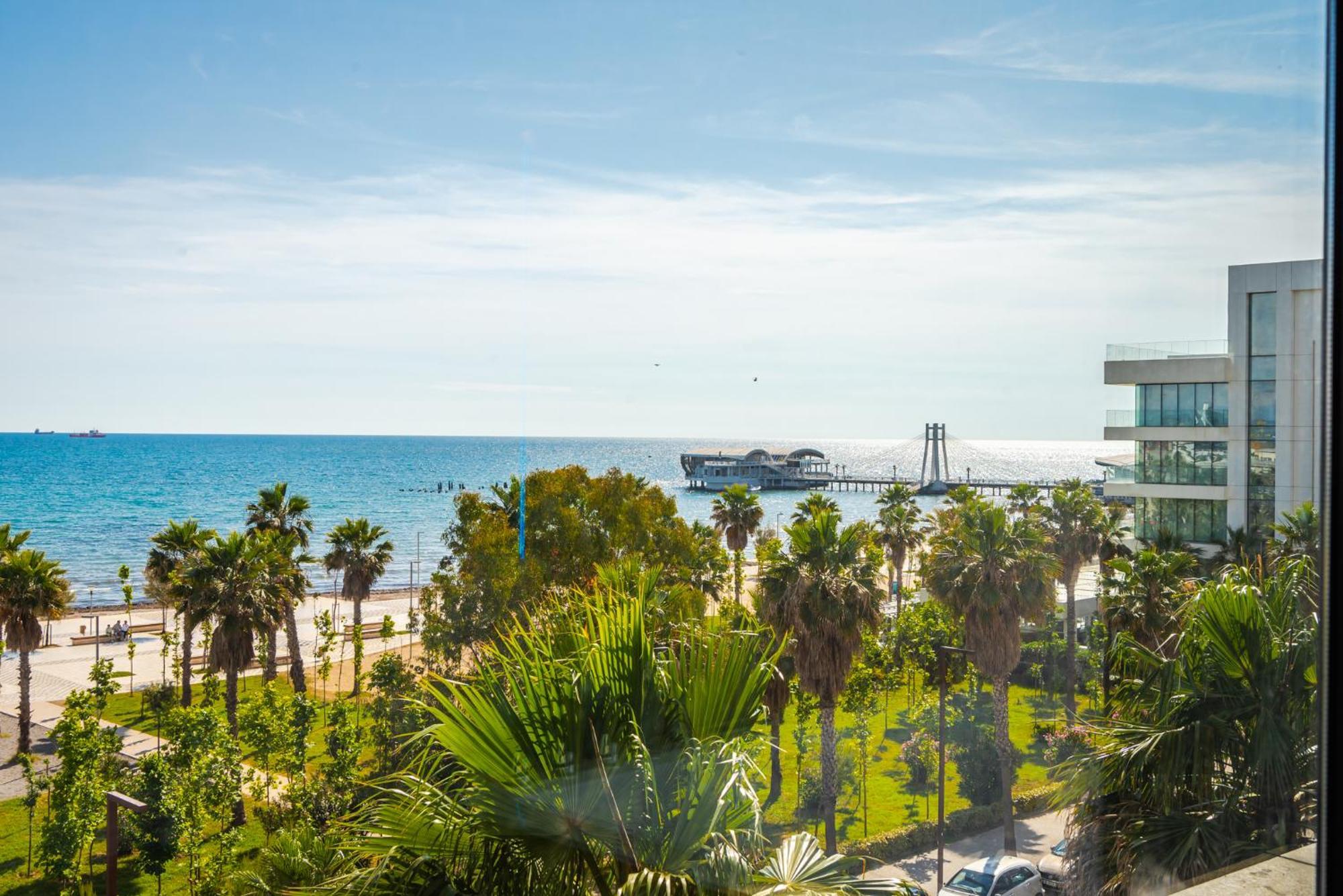 Marina Luxury Suites By Ps Durrës Exteriör bild
